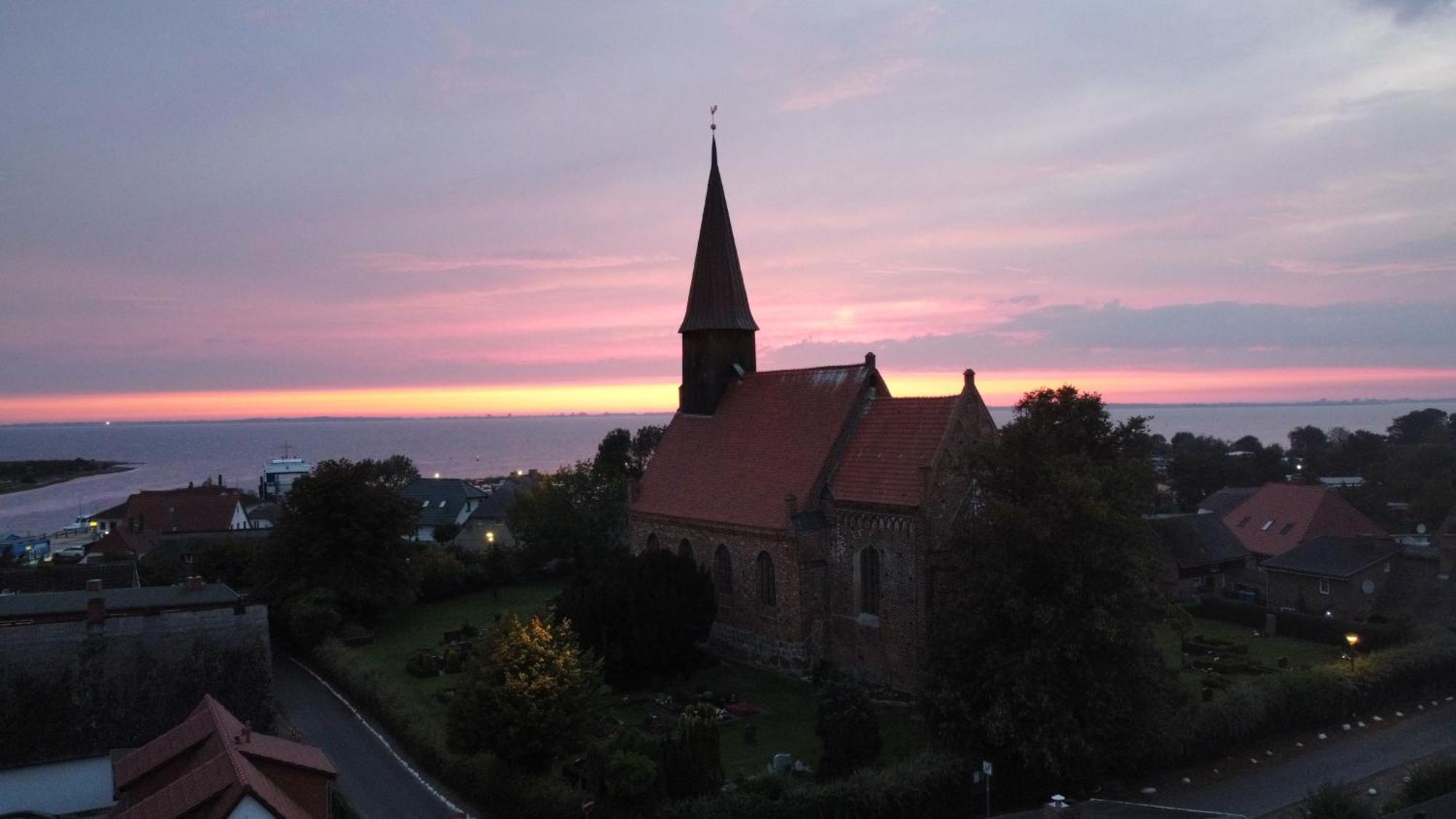 Ruegenferienhaus - Schaprode Hafen Zewnętrze zdjęcie
