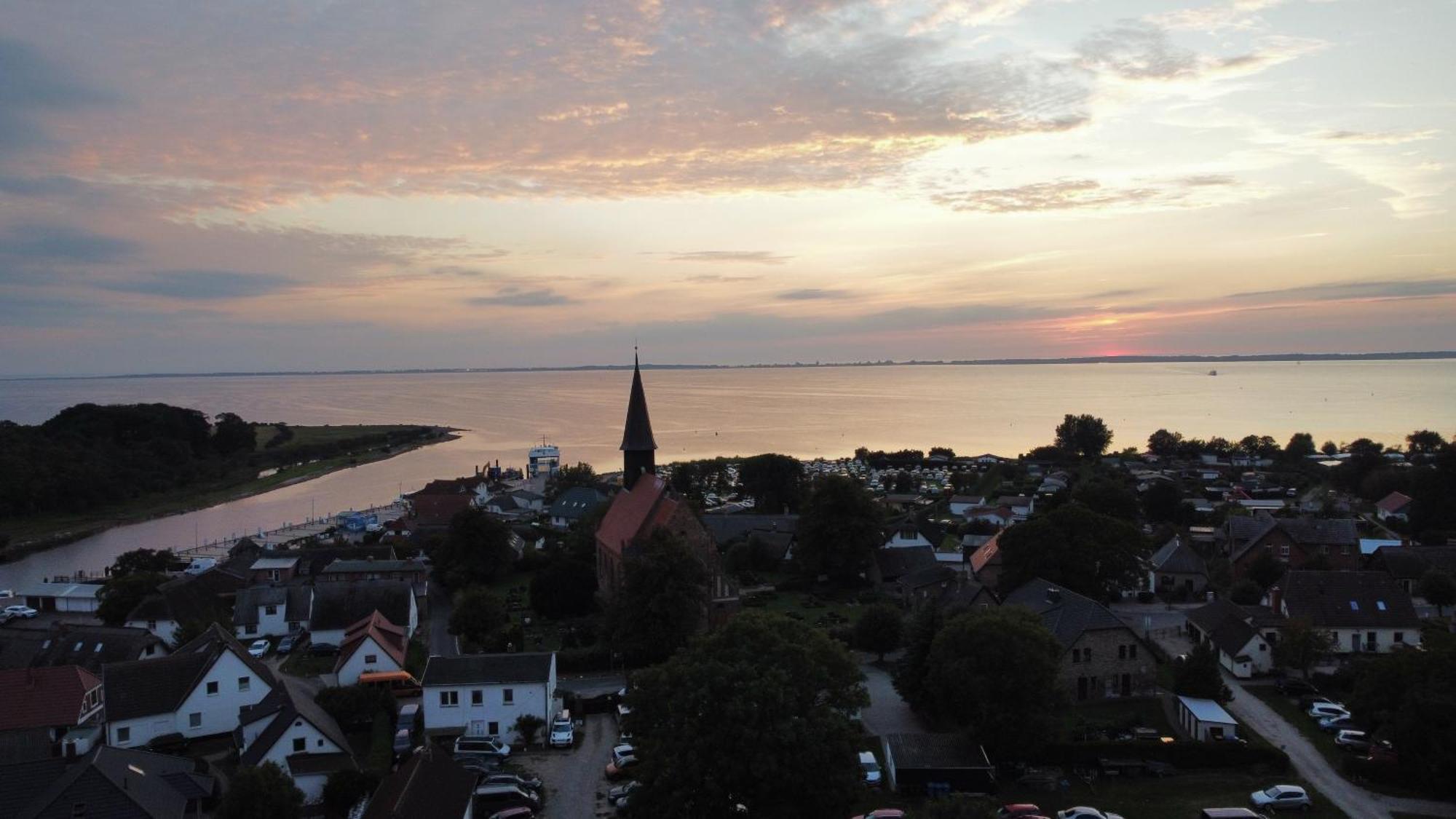 Ruegenferienhaus - Schaprode Hafen Zewnętrze zdjęcie